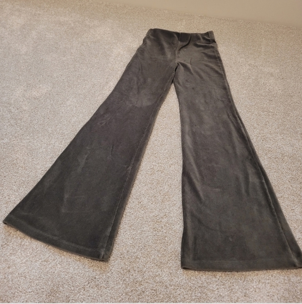Hollister Ultra High Rise Women's Green Ribbed Flare Pants Size Small - Picture 2 of 6